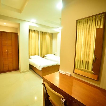 Hotel Priya Kottakkal Extérieur photo