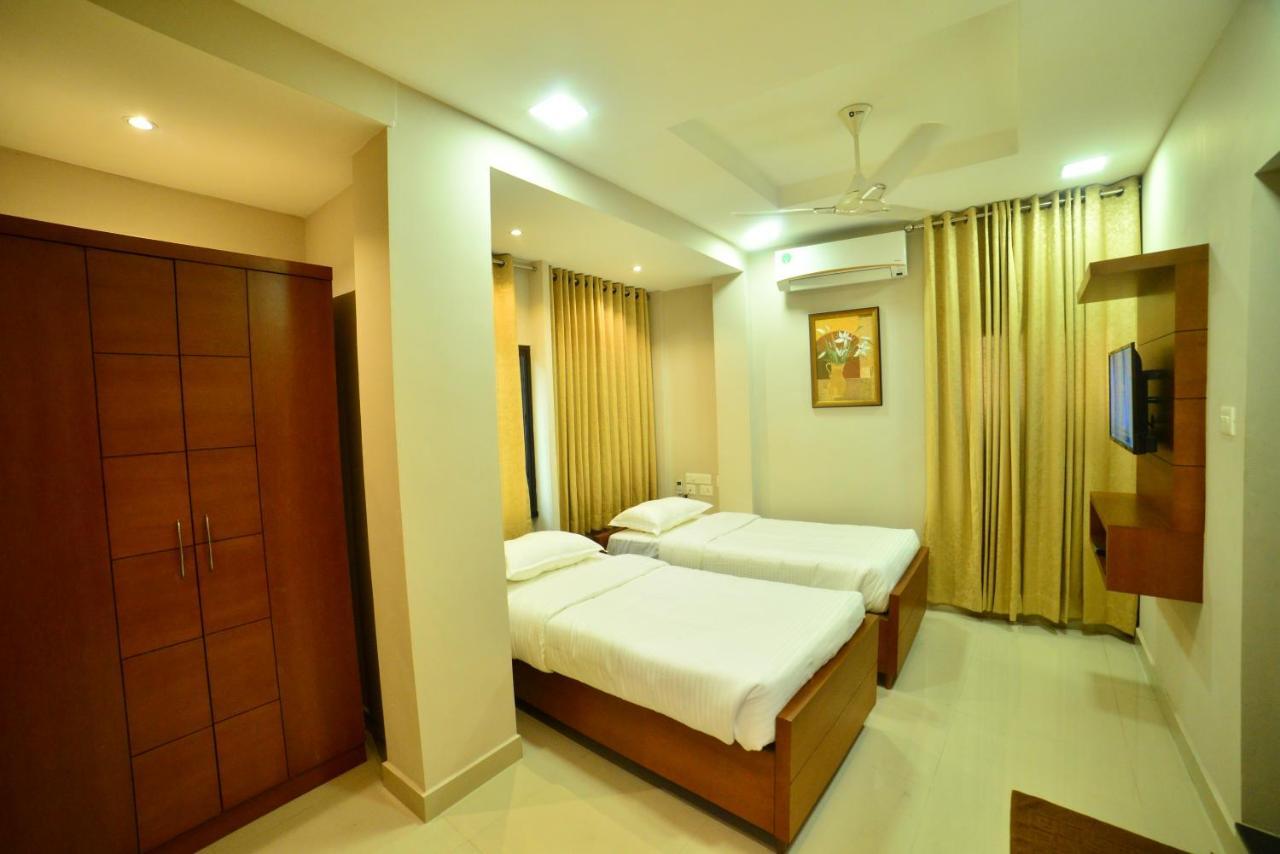 Hotel Priya Kottakkal Extérieur photo