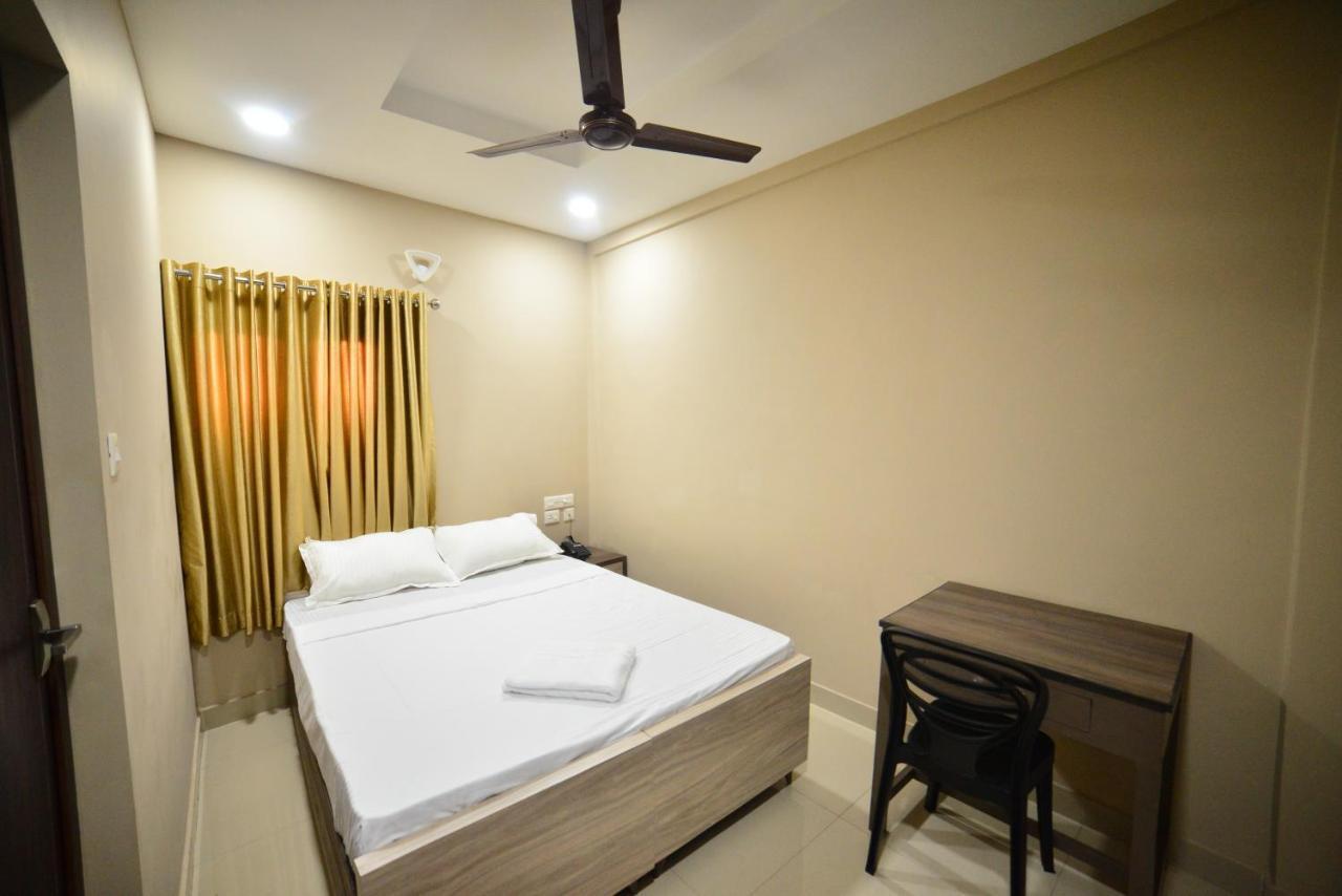 Hotel Priya Kottakkal Extérieur photo