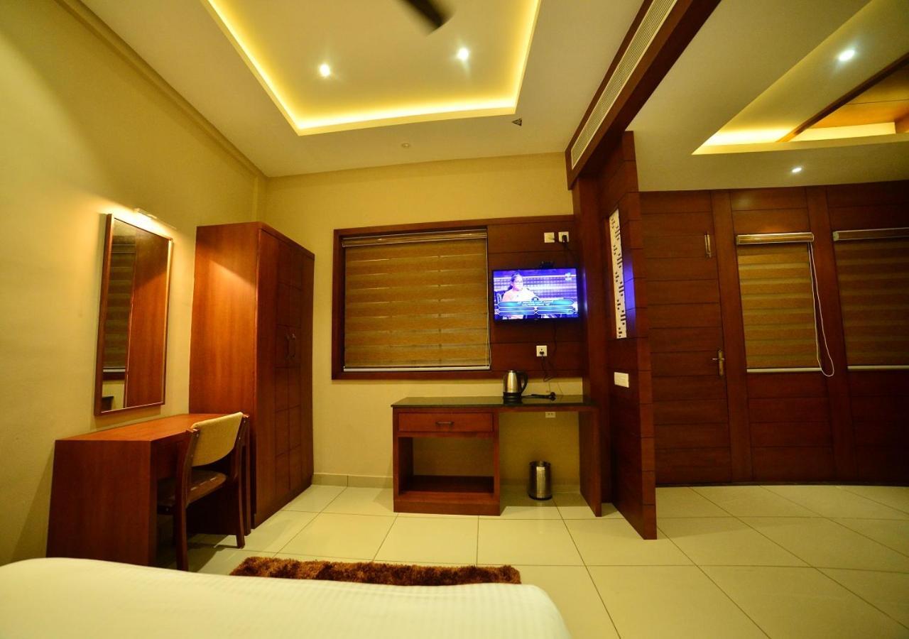 Hotel Priya Kottakkal Extérieur photo