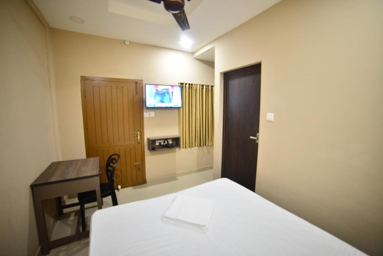 Hotel Priya Kottakkal Extérieur photo