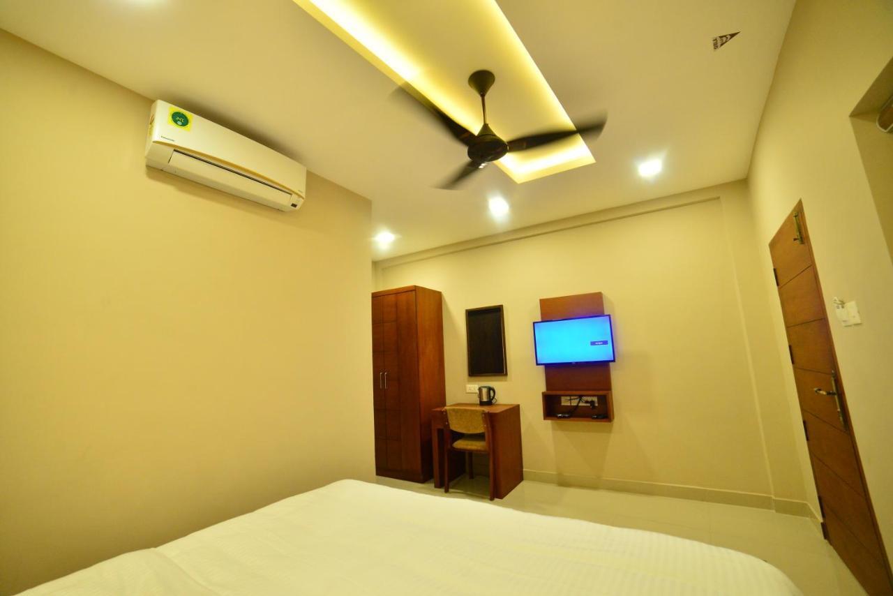 Hotel Priya Kottakkal Extérieur photo