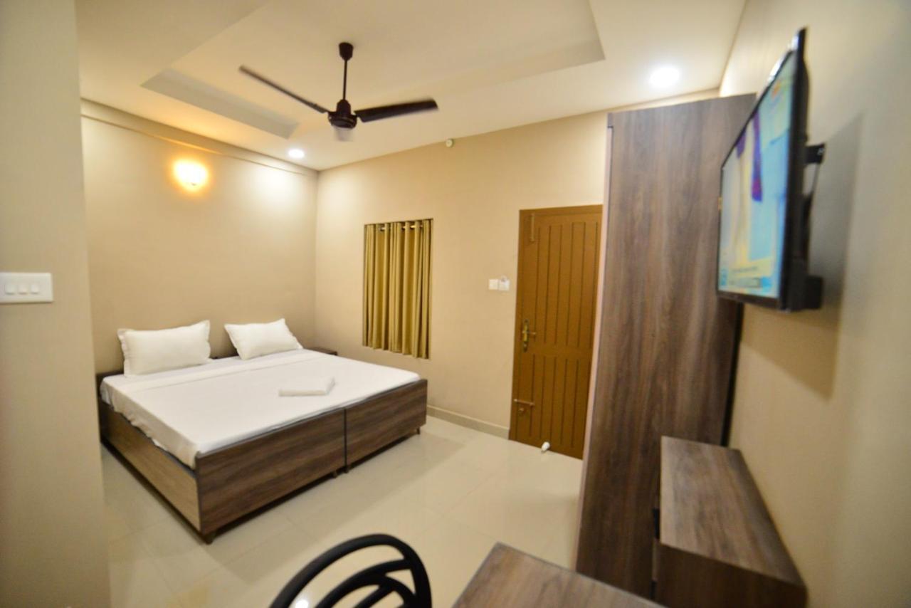 Hotel Priya Kottakkal Extérieur photo