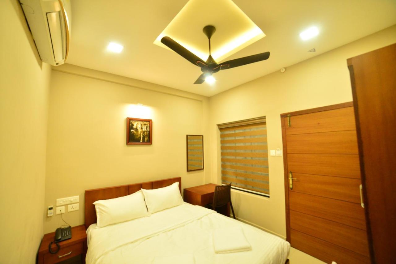 Hotel Priya Kottakkal Extérieur photo