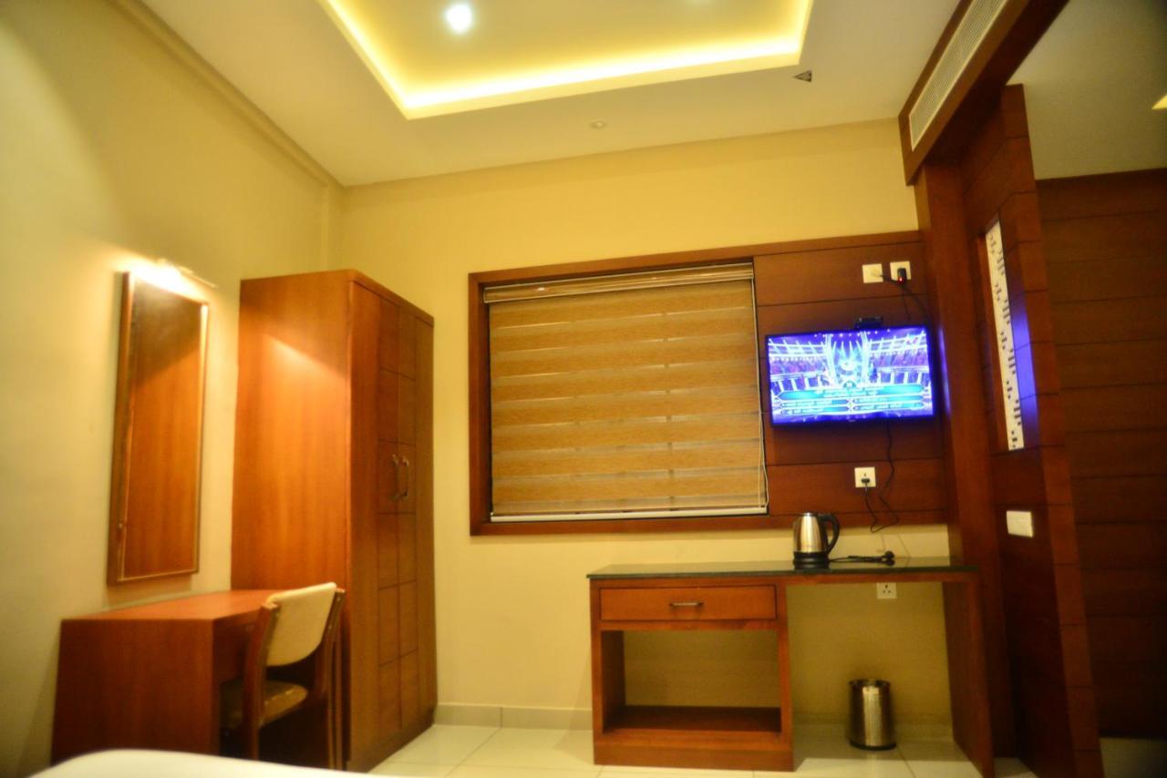 Hotel Priya Kottakkal Extérieur photo