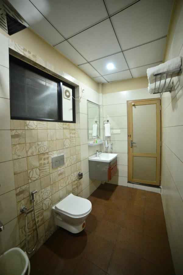 Hotel Priya Kottakkal Extérieur photo