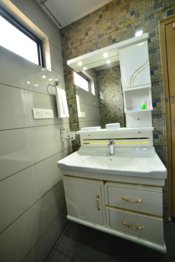 Hotel Priya Kottakkal Extérieur photo